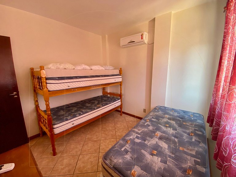 Apartamento 2 quartos 80 mt da Praia em Bombas