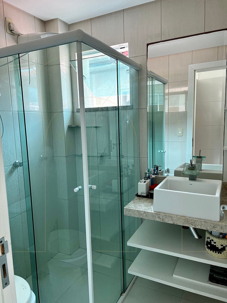 Excelente apartamento 3 quartos em 50 mt da avenida em Bomba