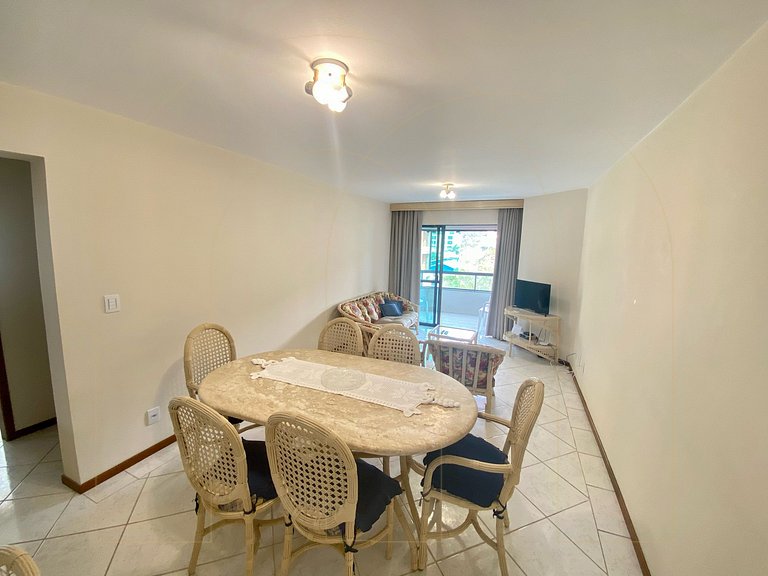 Apartamento 3 dormitórios em Bombas