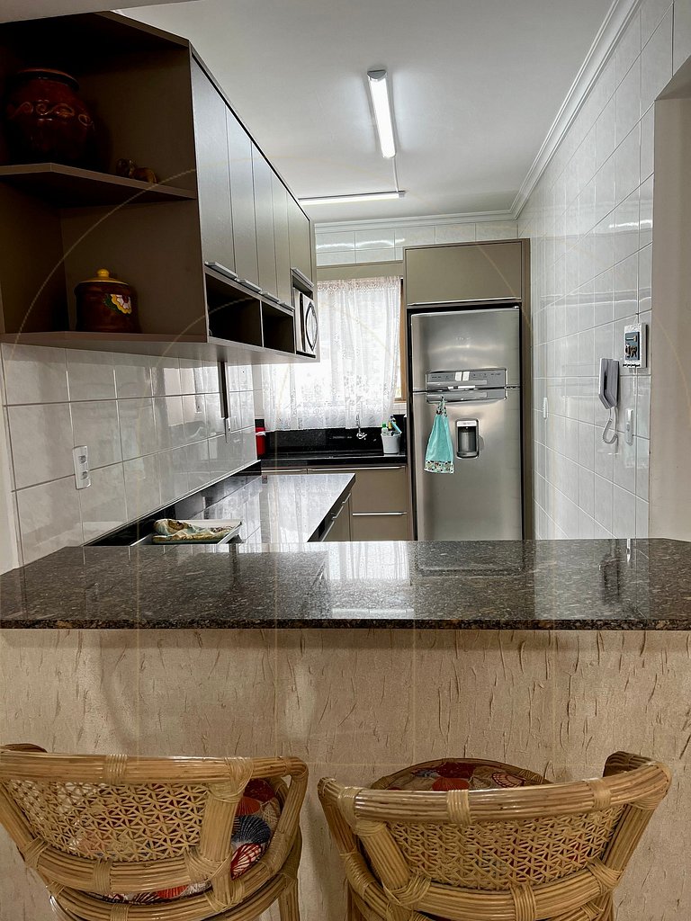 Apartamento 3 dormitórios prox. do Mar Bombas