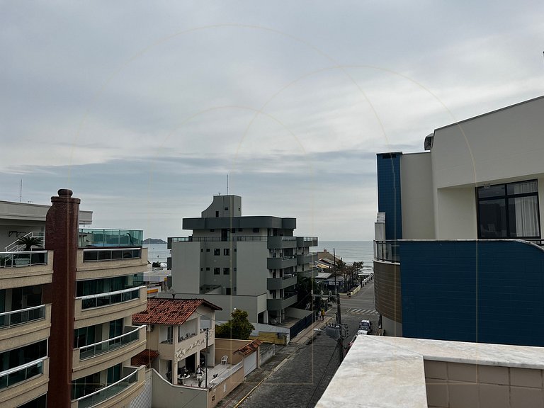 Cobertura Duplex com piscina a 80 metros do mar