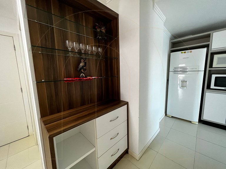 Apartamento amplo 3 quartos, 100 metros do mar.