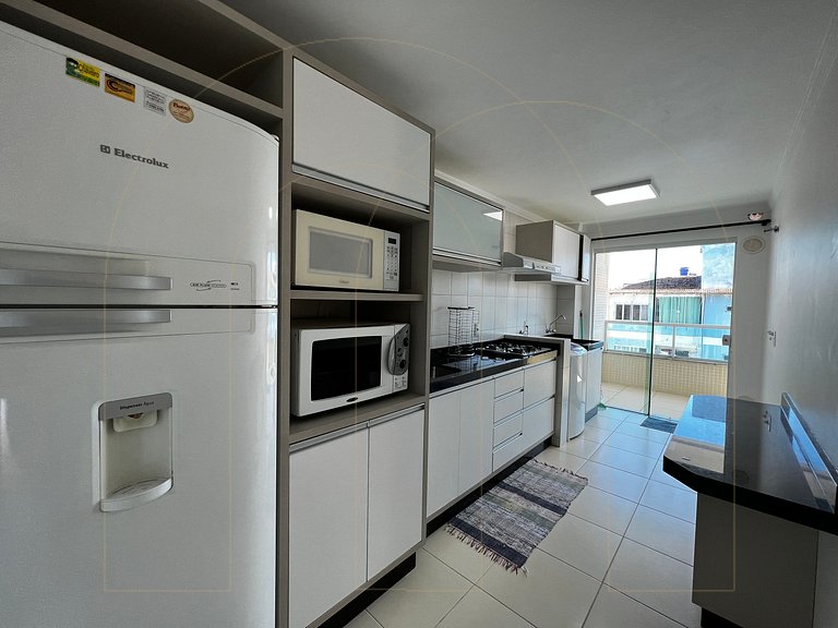 Apartamento amplo 3 quartos, 100 metros do mar.