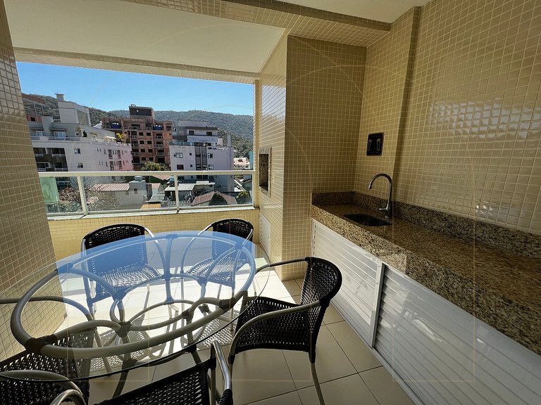 Apartamento amplo 3 quartos, 100 metros do mar.