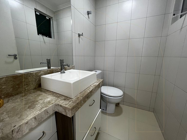 Apartamento amplo 3 quartos, 100 metros do mar.