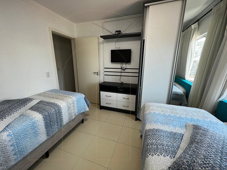 Apartamento amplo 3 quartos, 100 metros do mar.