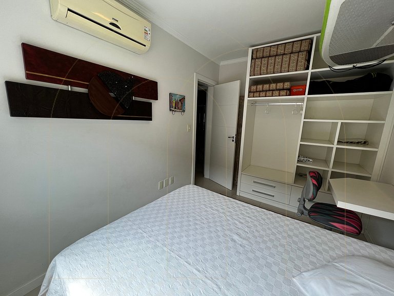 Excelente apartamento 3 quartos em 50 mt da avenida em Bomba