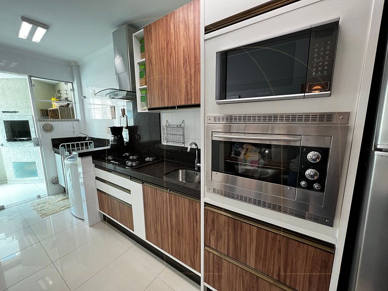 Excelente apartamento 3 quartos em 50 mt da avenida em Bomba