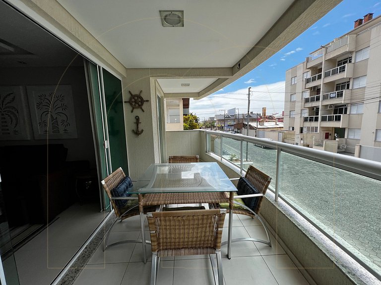 Excelente apartamento 3 quartos em 50 mt da avenida em Bomba