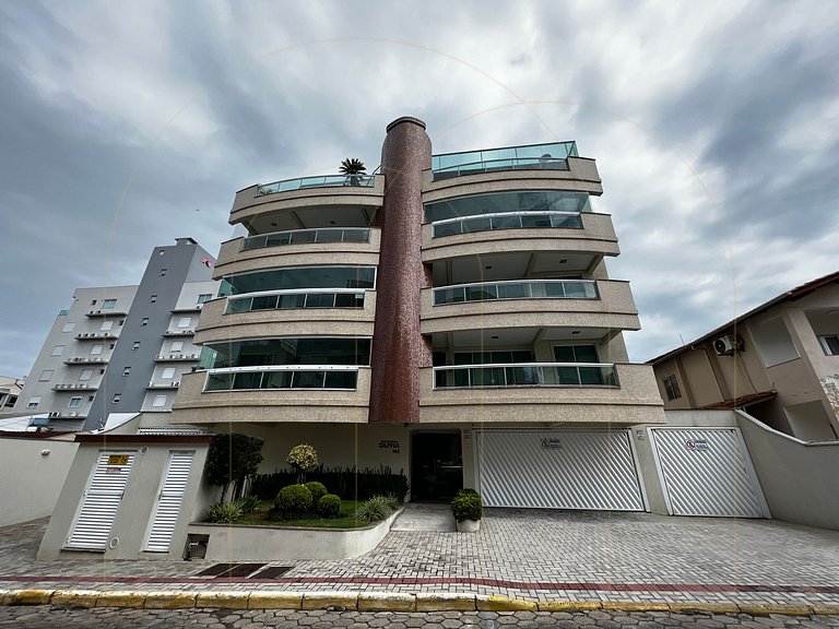 Excelente apartamento 3 quartos em 50 mt da avenida em Bomba