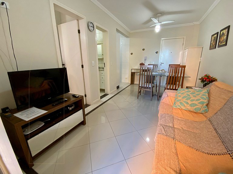 Apartamento 01 quarto, 50 metros da Avenida de Bombas.