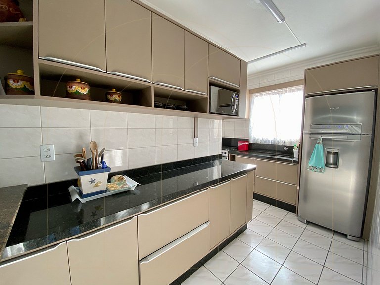 Apartamento 3 dormitórios prox. do Mar Bombas