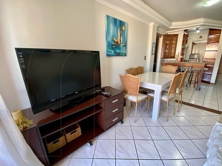 Apartamento 2 dormitórios prox. do mar em Bombas