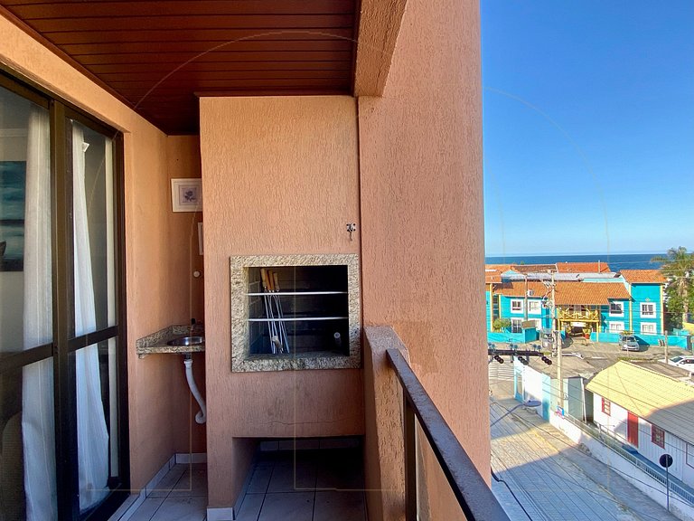 Apartamento 2 dormitórios prox. do mar em Bombas