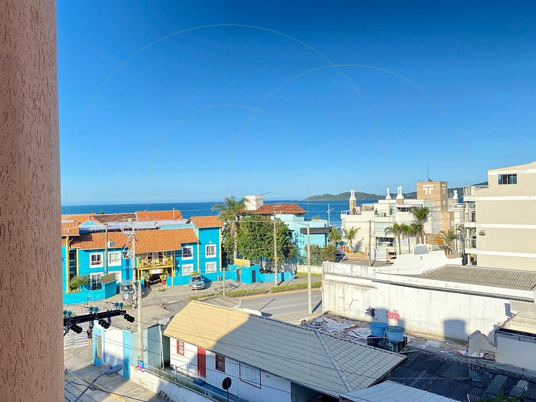 Apartamento 2 dormitórios prox. do mar em Bombas