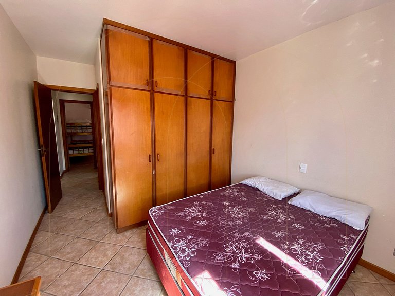 Apartamento 2 quartos 80 mt da Praia em Bombas