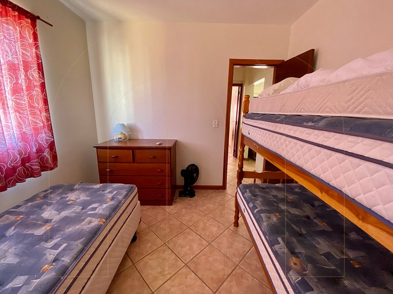 Apartamento 2 quartos 80 mt da Praia em Bombas