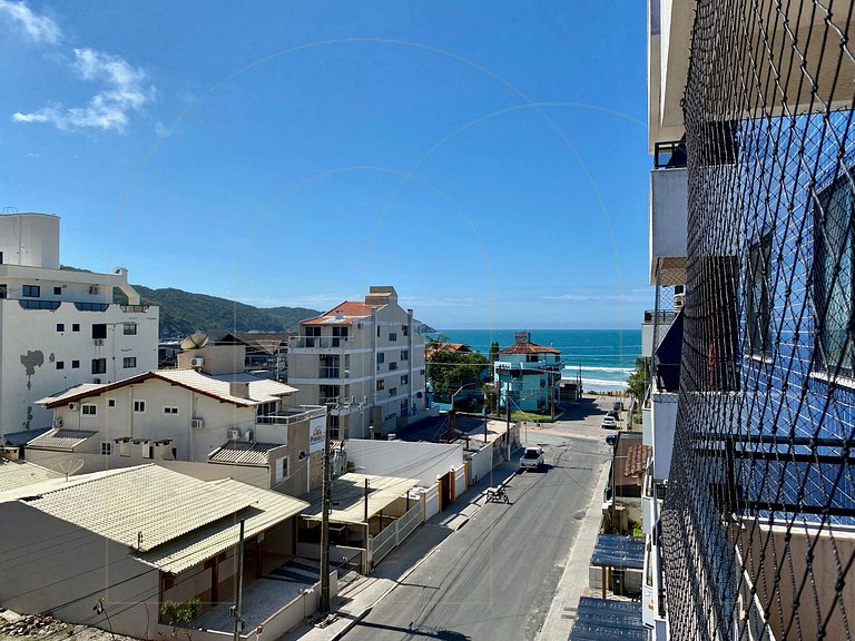 Apartamento 2 quartos 80 mt da Praia em Bombas