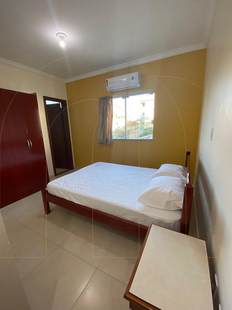 Apartamento 2 dormitorios com ar condicionado, 50 metros da
