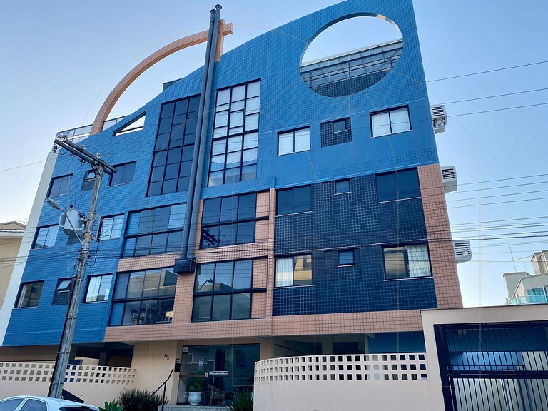 Excelente apartamento 3 dormitórios 80 mt da Praia
