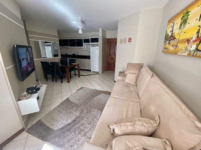 Excelente apartamento 3 dormitórios 80 mt da Praia
