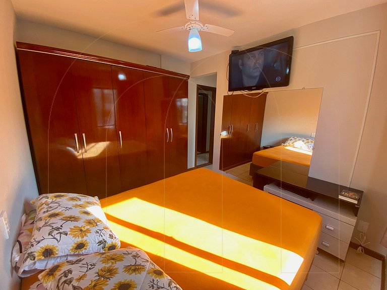 Excelente apartamento 3 dormitórios 80 mt da Praia