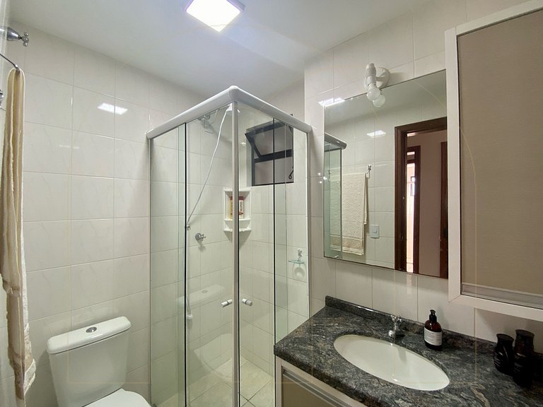 Excelente apartamento 3 dormitórios 80 mt da Praia