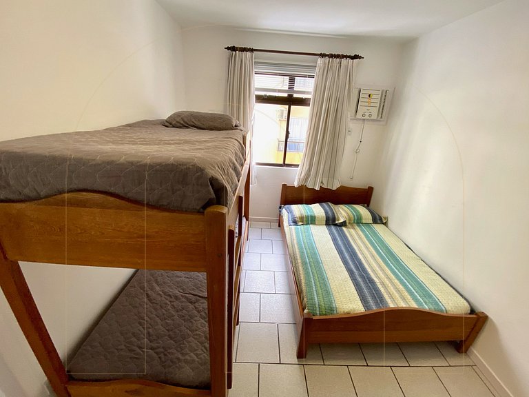 Apartamento 2 dormitórios na Avenida de Bombas/Edif. Tania 2