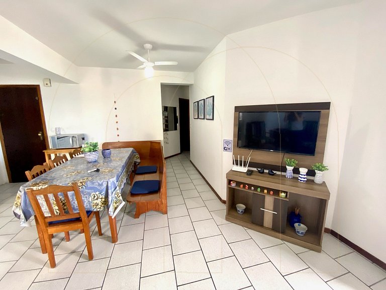 Apartamento 2 dormitórios com vista mar.