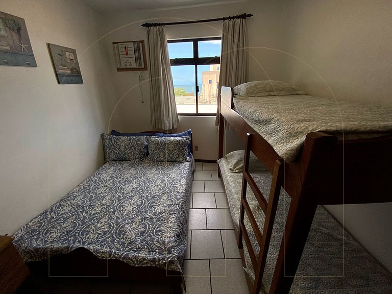 Apartamento 2 dormitórios com vista mar.