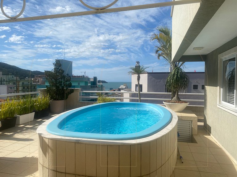 Cobertura 04 suítes com vista mar e piscina em Bombas