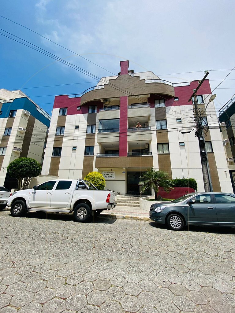 Cobertura Duplex com piscina a 80 metros do mar