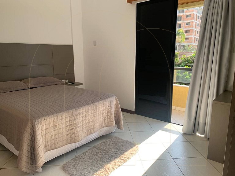 Apto mobiliado de 2 quartos na Av. Leopoldo Zarling