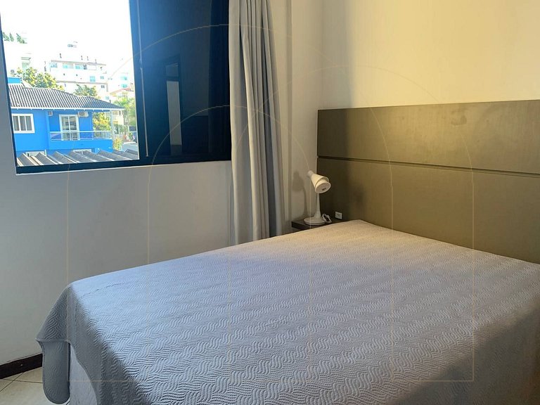 Apto mobiliado de 2 quartos na Av. Leopoldo Zarling