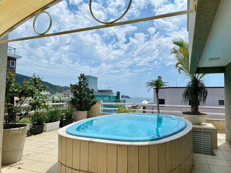 Cobertura 04 suítes com vista mar e piscina em Bombas