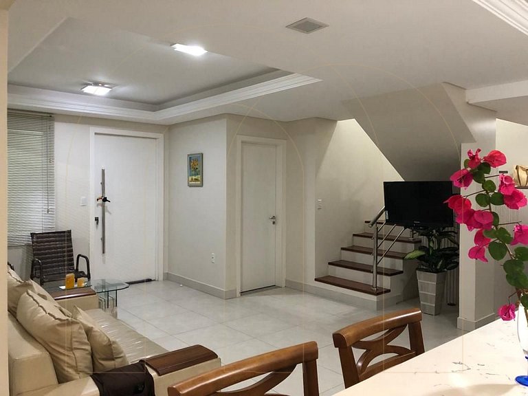 Ótima Casa em Bombas 09 pessoas