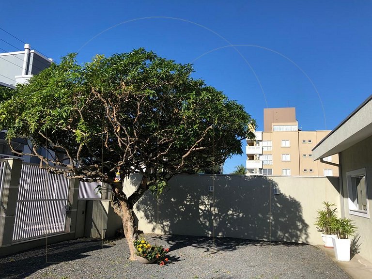 Ótima Casa em Bombas 09 pessoas