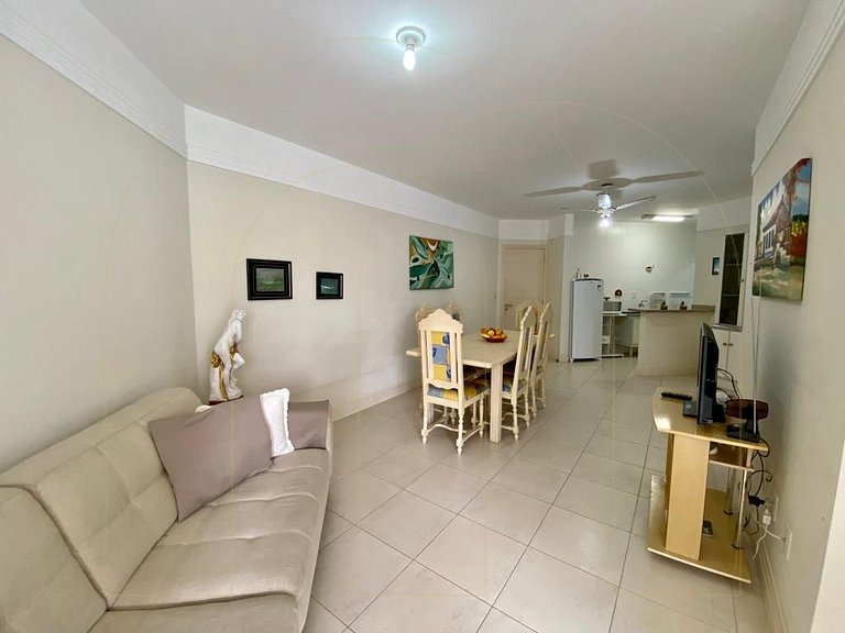 Apartamento 3 dorm. prox. da praia em Bombas.