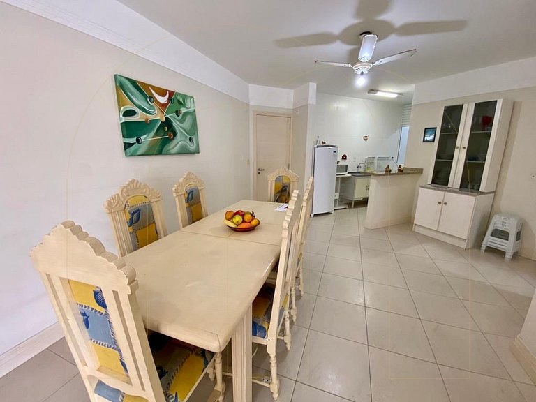Apartamento 3 dorm. prox. da praia em Bombas.