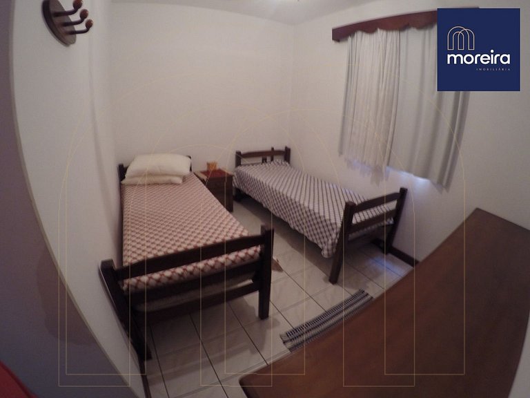 Apto 2 dorm. poucos metros da praia.