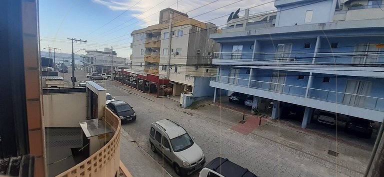 apto 3 dorm. prox. praia em Bombas.