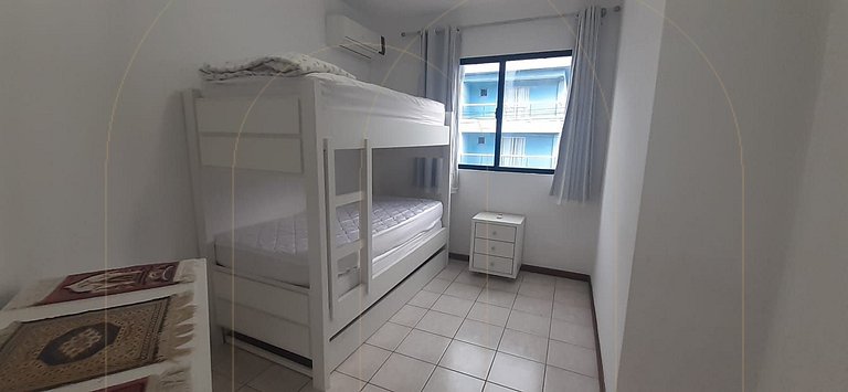 apto 3 dorm. prox. praia em Bombas.