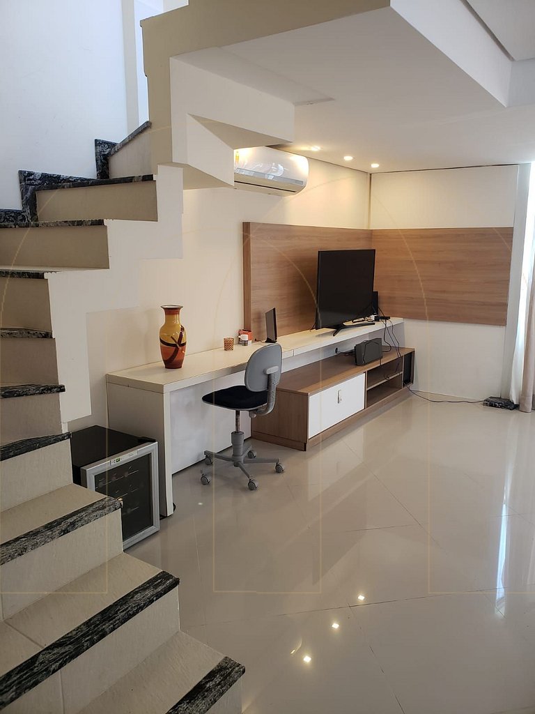 COBERTURA DUPLEX COM JACUZZI E PISCINA 80 METROS DO MAR