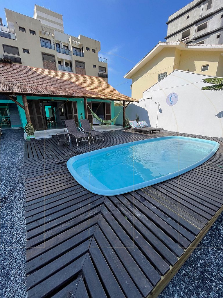 *Casa com Piscina a 160m da Praia de Mariscal, Bombinhas*