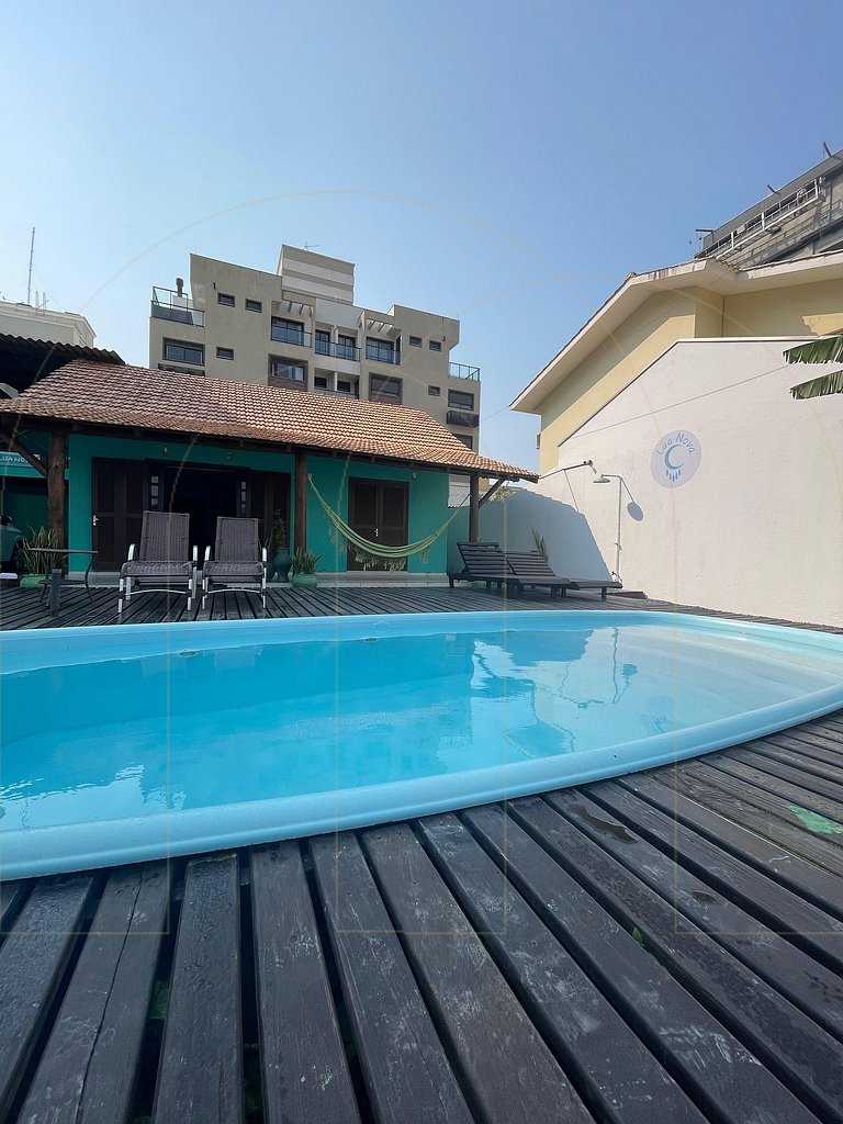 *Casa com Piscina a 160m da Praia de Mariscal, Bombinhas*