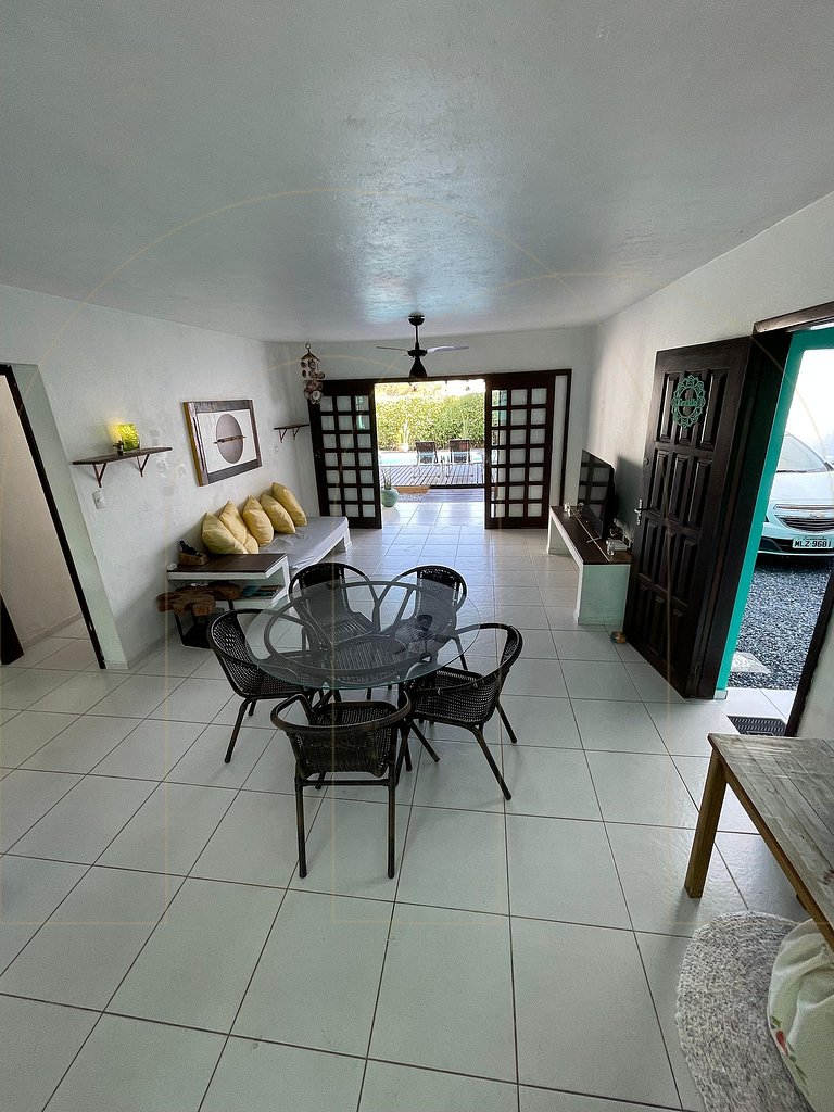 *Casa com Piscina a 160m da Praia de Mariscal, Bombinhas*