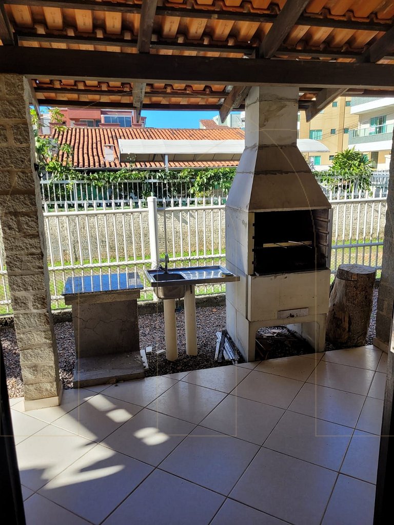 Casa para aluguel em Bombinhas - Bairro Bombas 150m praia