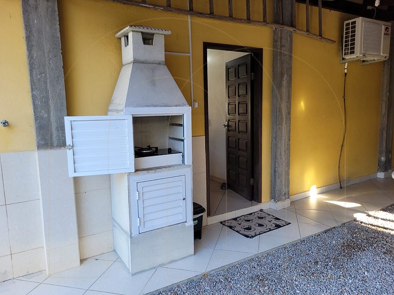 Casa para aluguel em Bombinhas - Bairro Bombas 150m praia