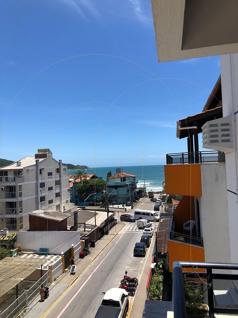 Apartamento 2 dormitórios com vista mar, 80mt da praia