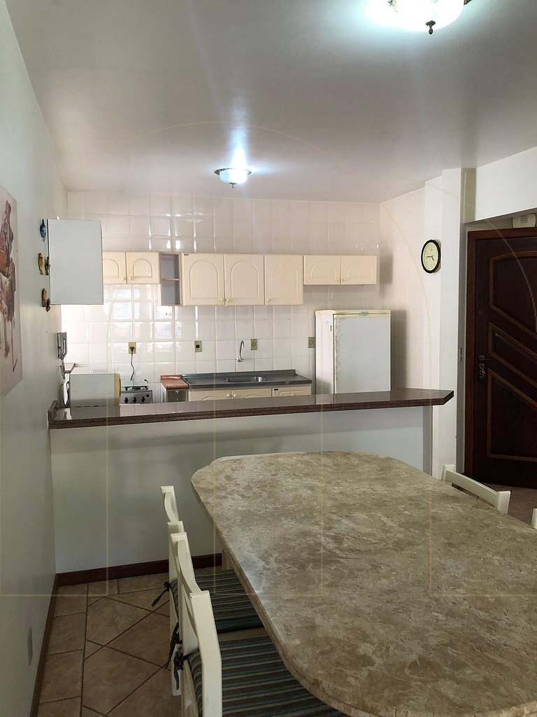 Apartamento 2 dormitórios com vista mar, 80mt da praia